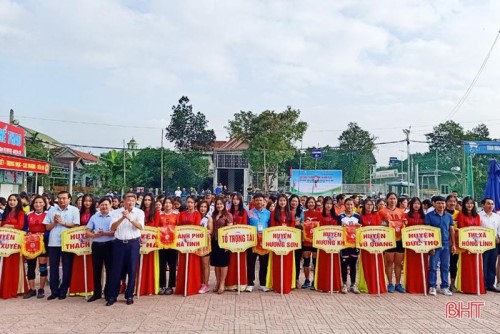 Hà Tĩnh khai mạc giải bóng chuyền nữ toàn tỉnh năm 2020